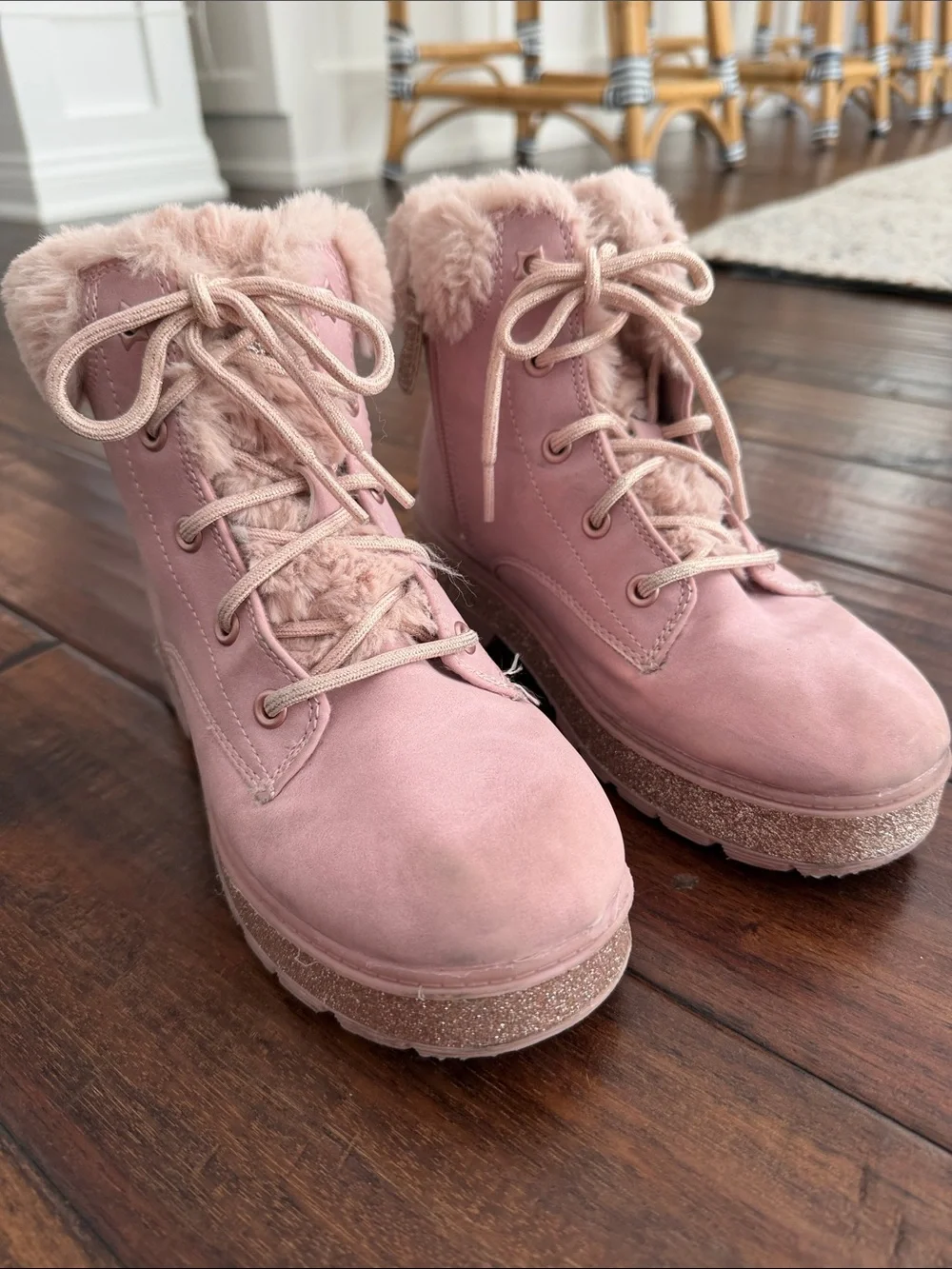 Girls Skechers Pink Faux-Fur Lace-Up Platform Winter Boots Big Kid size 3
